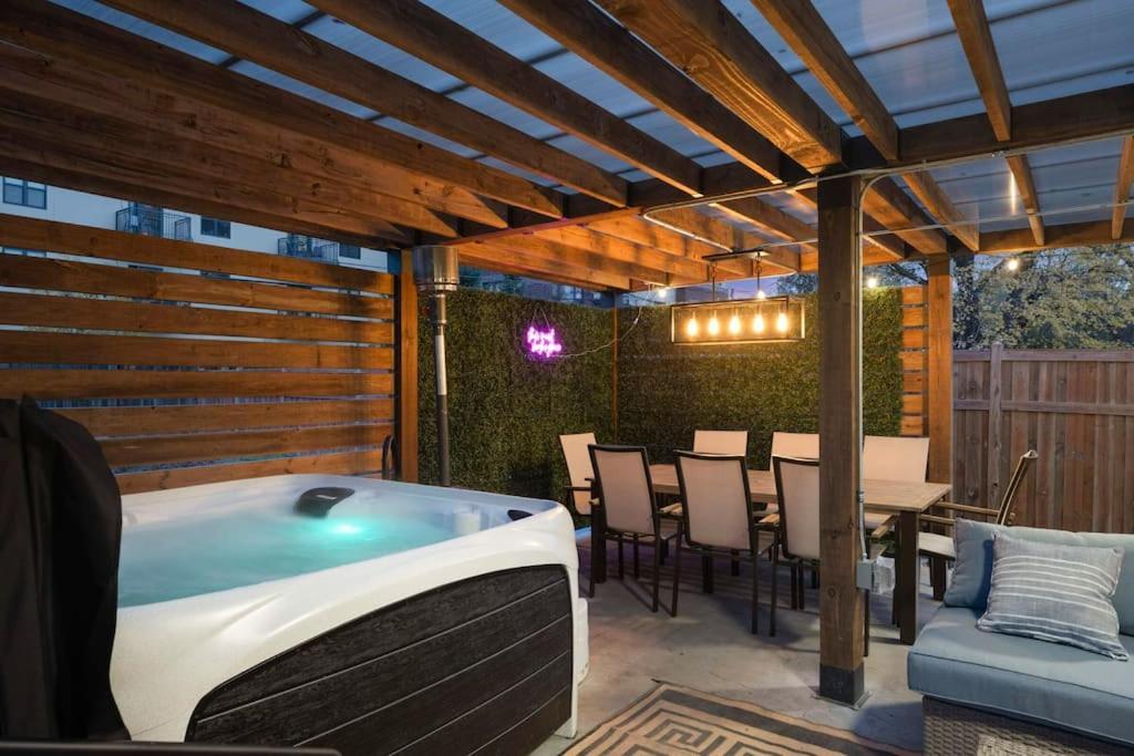Hot Tub Theatre Sauna Arcade Games Gym Sleeps10 Holiday home *